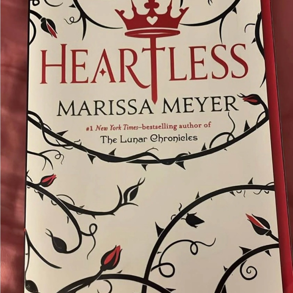 Heartless by Marissa Meyer - White & Red Cover